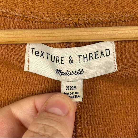 Madewell Texture & Thread Faux Wrap Tie Waist V Neck Bell Sleeve Top Burnt Cedar - Picture 9 of 12